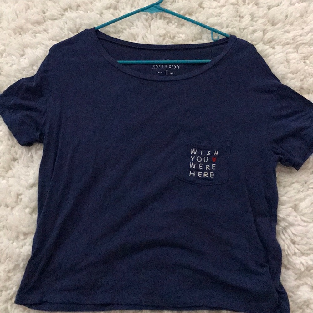 American Eagle T-shirt with saying on the pocket